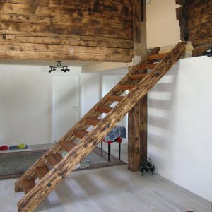 Treppe aus Altholz