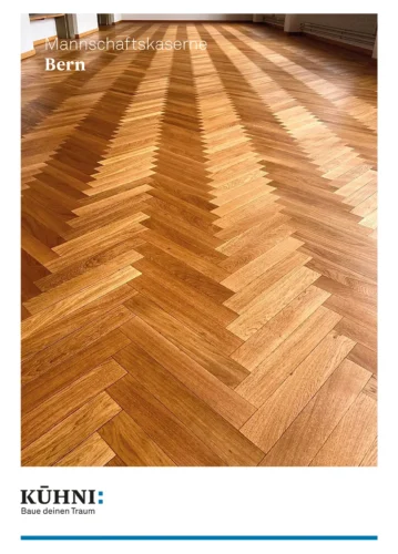 Referenzblatt zu einem renovierten Massivparkett, Verlegeart Fischgrat.