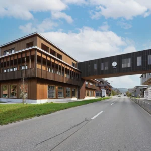 Neubau Kompetenzzentrum Holz der Kühni AG in Ramsei