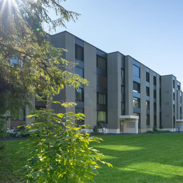 Sanierung der Fassaden mit Schweizer Holz
