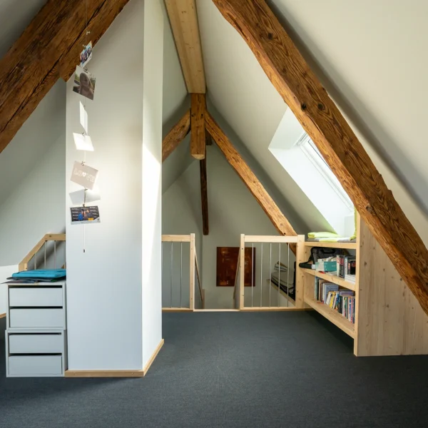 Ausbau eines Dachstocks in einem Mehrfamilienhaus