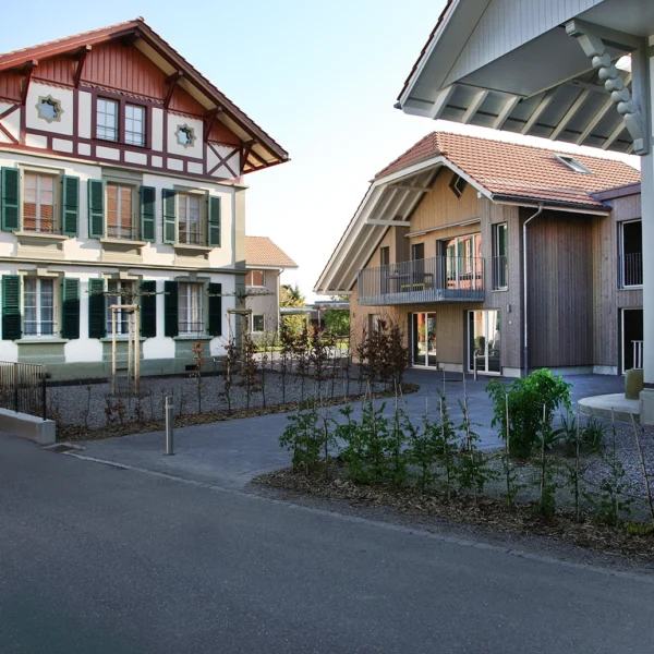 Sanierung und Einbau von Wohnungen von Bauernhaus, Stöckli und Schopf und Neubau Remise in Münchenbuchsee