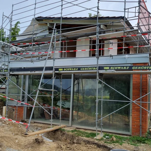 Aufstockung eines Einfamilienhauses in Kehrsatz.