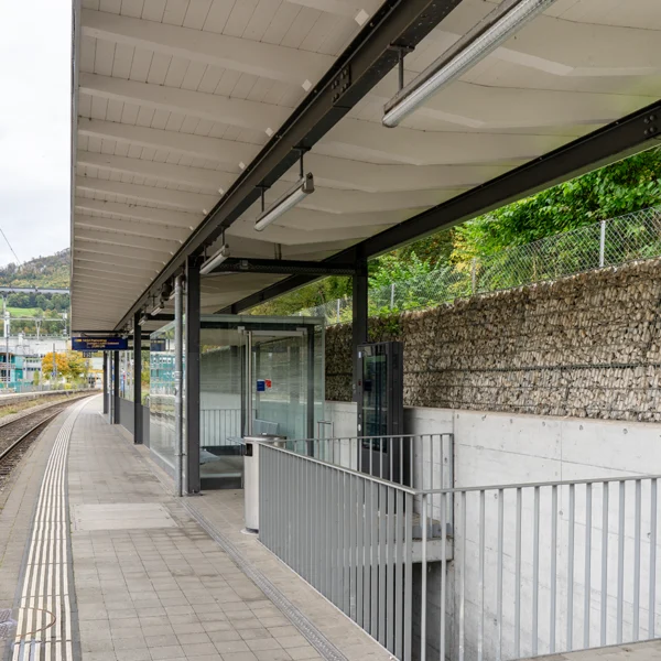 Neubau Perrondächer in Grellingen