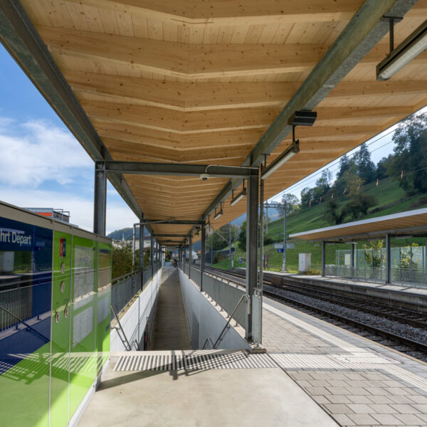Neubau der Perrondächer beim Bahnof Kehrsatz Nord