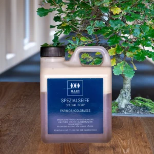 Spezialseife für die Pflege von Parkettböden