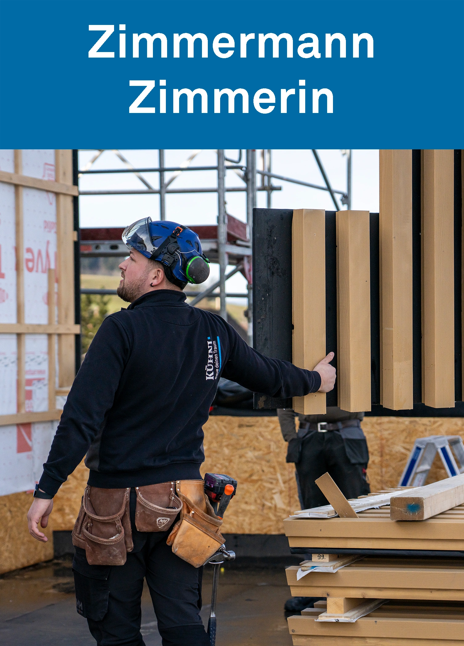 Zimmermann an der Arbeit